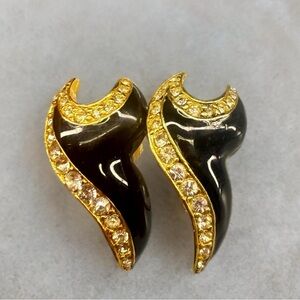 4/$15 vintage Elegant screw back Gold and Black Earrings